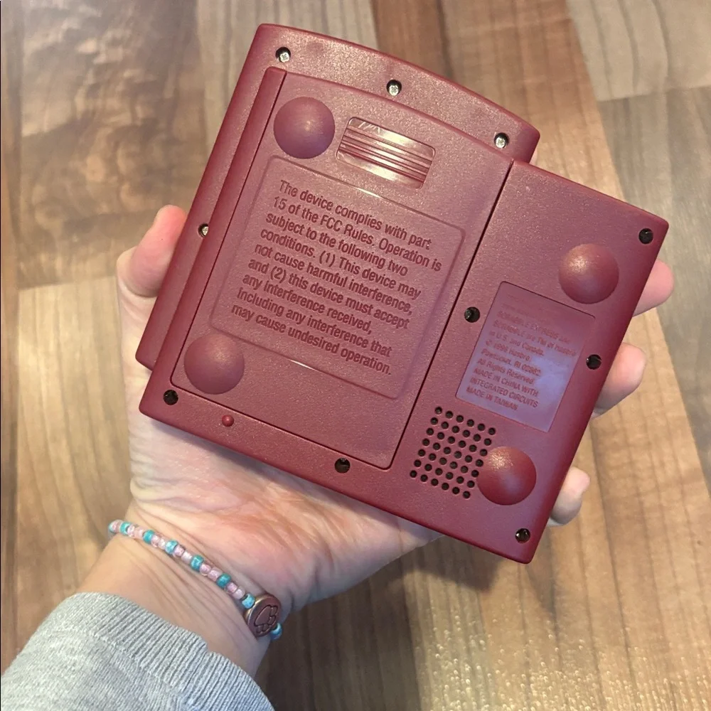 Tested, working Vintage 1999 Scrabble Express Hasbro Handheld Electronic Game.